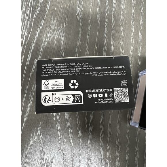 Huda Beauty Easy Bake Loose Baking & Setting Powder - PEACH PIE 20 g .71 oz New - Picture 11 of 15